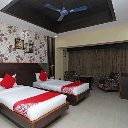 Oyo 4065 Hotel Richi บูบันเนสชวาร์ ภายนอก รูปภาพ