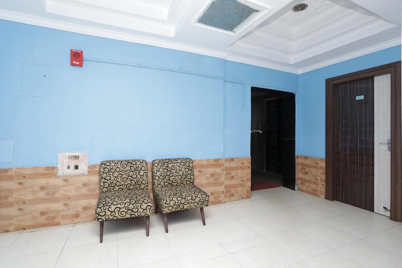 Oyo 4065 Hotel Richi บูบันเนสชวาร์ ภายนอก รูปภาพ