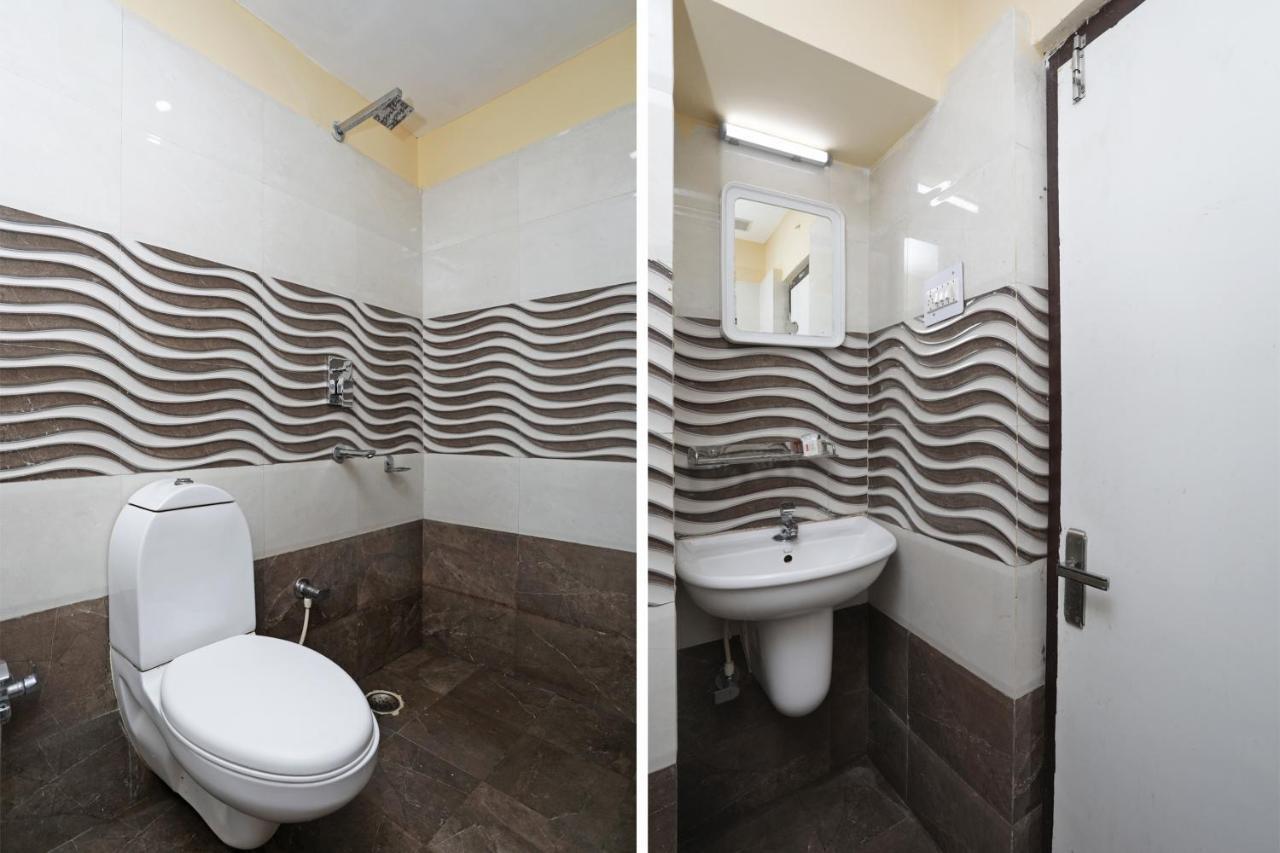 Oyo 4065 Hotel Richi บูบันเนสชวาร์ ภายนอก รูปภาพ