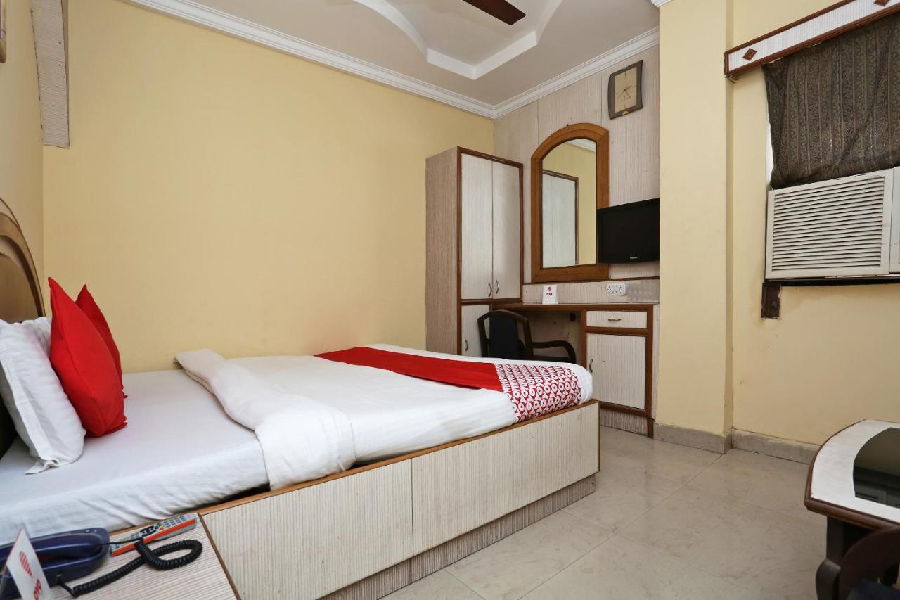 Oyo 4065 Hotel Richi บูบันเนสชวาร์ ภายนอก รูปภาพ