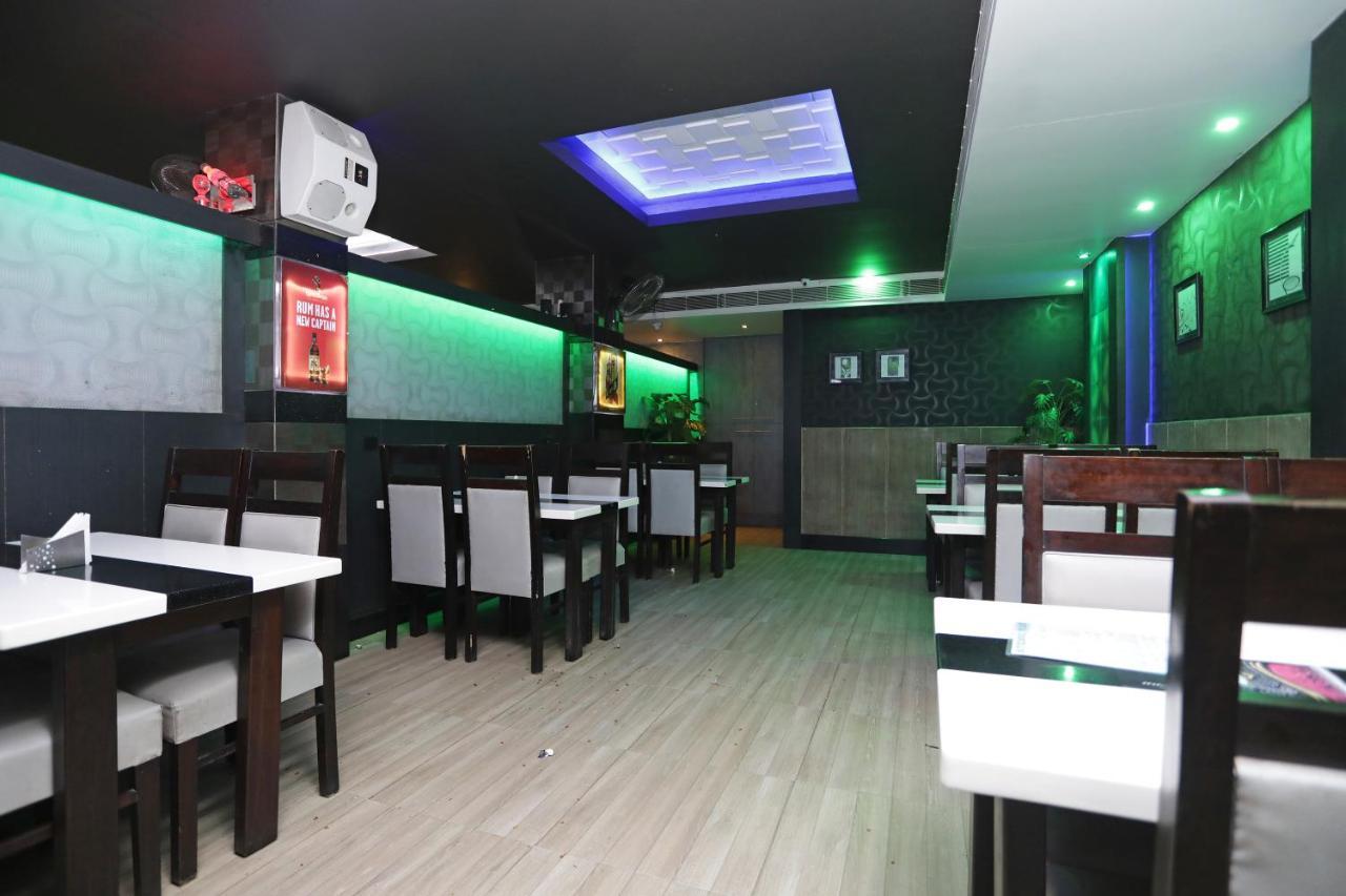 Oyo 4065 Hotel Richi บูบันเนสชวาร์ ภายนอก รูปภาพ