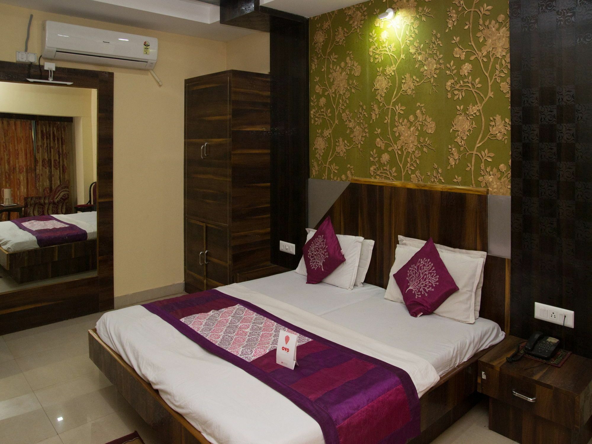 Oyo 4065 Hotel Richi บูบันเนสชวาร์ ภายนอก รูปภาพ