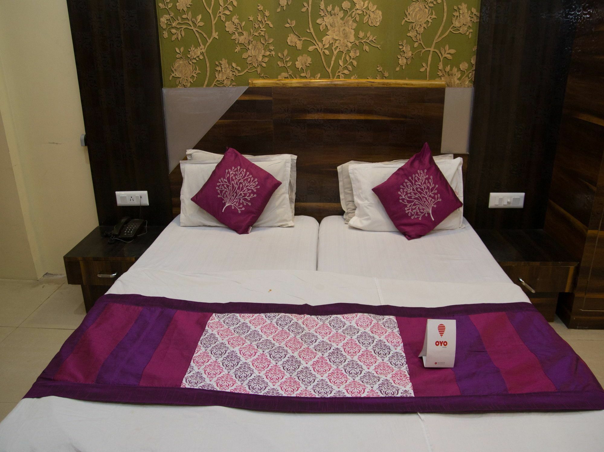 Oyo 4065 Hotel Richi บูบันเนสชวาร์ ภายนอก รูปภาพ
